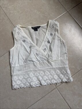 White Sleeveless V-Neck Crochet Hem Camisole